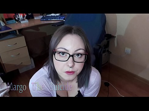 ❤️ Nwatakịrị nwanyị sexy nwere ugegbe na-eme Dildo nke ukwuu na igwefoto ❤️ Mmekọahụ ️❤